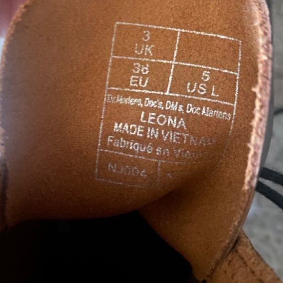 NWOB DOC MARTENS Leona Women’s Vintage Smooth Leather Heeled Boots Size US 5 - Picture 3 of 8